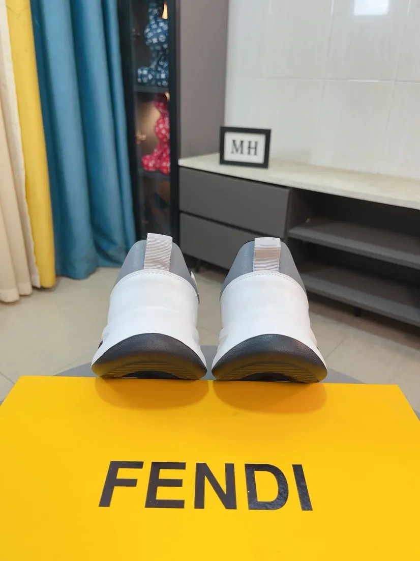Men's Men's Shoes 💰438🌹🌹[fendi] Fendi's classic and comfortable men's, this complex sneaker is made of soft calfskin➕genuine leather lining➕original ultra-light rubber material with rough outsole. This unique light style is suitable for the casual and refined sensibility of this season. It is comfortable and natural on the feet. It is an everyday style for casual travel in autumn and winter! 38/44